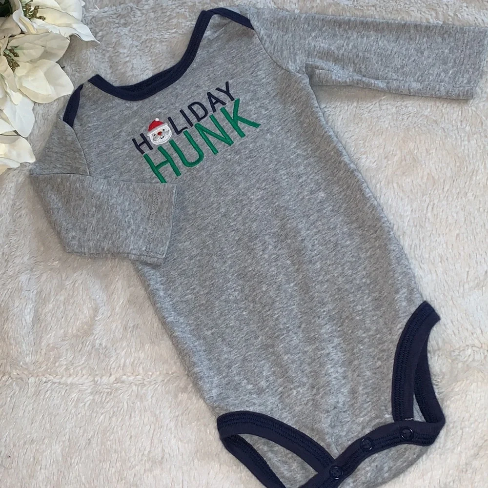 Carter’s Holiday Hunk Gray Onesie One-piece 6m EUC
